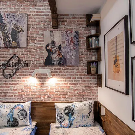 The Music House - Exclusive In The Heart Of By Flat Mаnager Apartment *